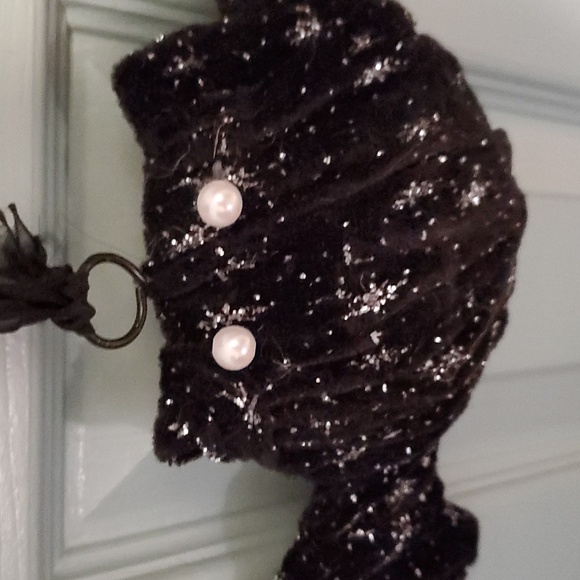 Hanging black and silver bat - Picture 2 of 3